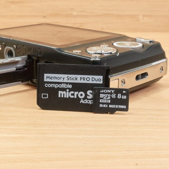 Sony Cyber-shot DSC-W210 / 12.1MP Digital Camera / Compact & Ready to Use - Picture 10 of 14